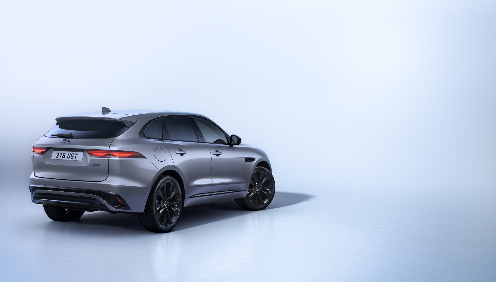 SMALL_F-PACE-90th-rear34